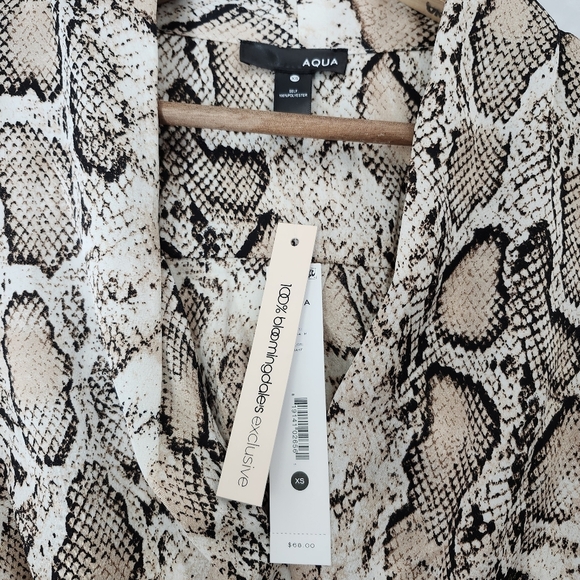 AQUA‎ by Bloomingdale's Snake Print Twist Front Top Career Size XS NWT $68 - Picture 3 of 9